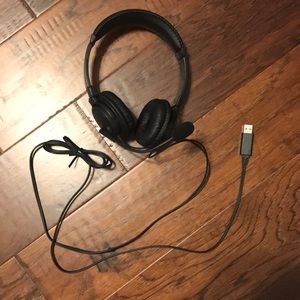 Kensington headphones with external microphone